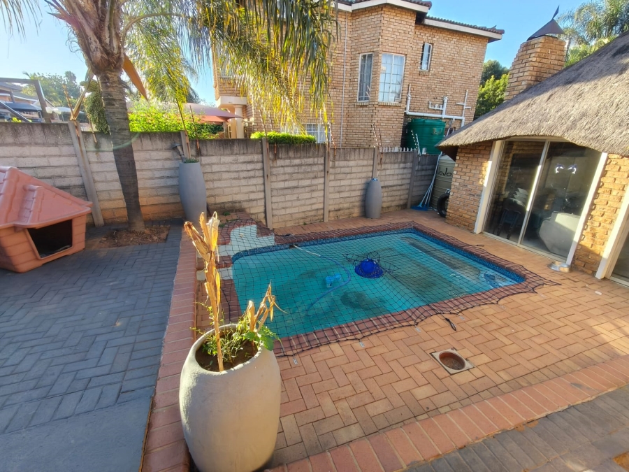3 Bedroom Property for Sale in Safari Gardens North West